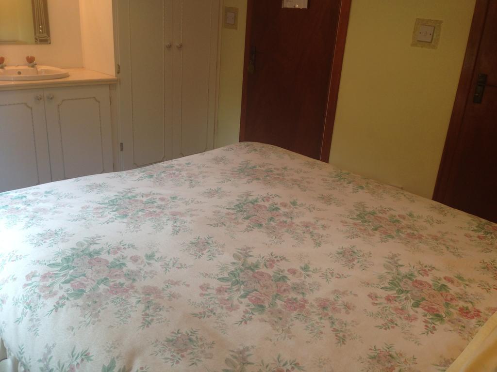 Palm Grove B&B كاشيل الغرفة الصورة
